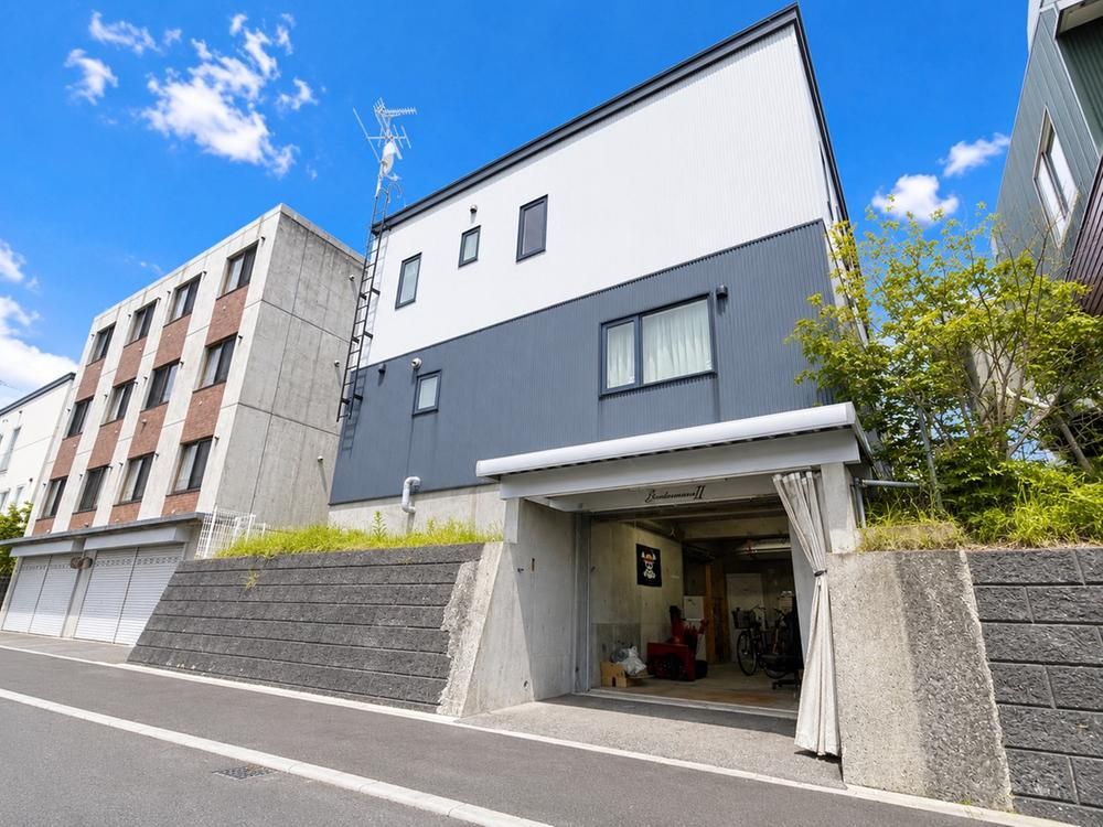 4LDK Detached House for Sale in Atsubetsu, Sapporo with Parking - Thumbnail 2