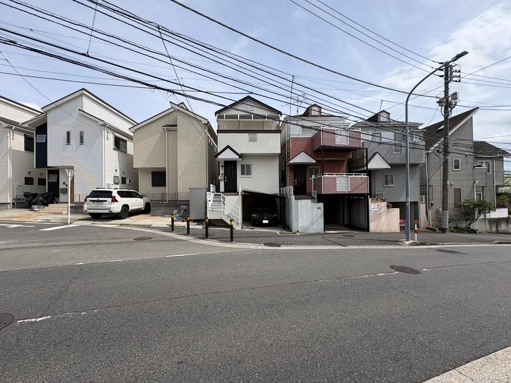 Renovated 3LDK House for Sale in Hodogaya-ku, Yokohama - Thumbnail 2