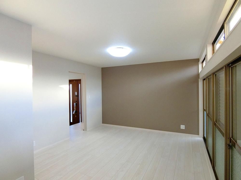 Renovated 3LDK House in Omura with Garden and Parking - Thumbnail 4