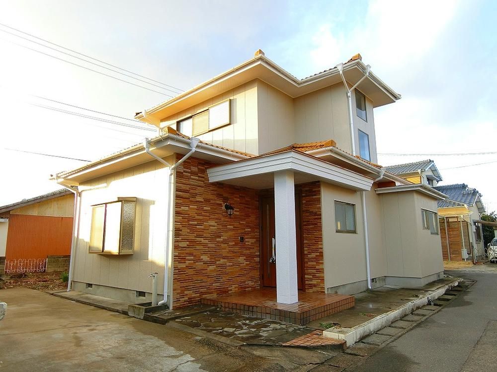 Renovated 3LDK House in Omura with Garden and Parking - Thumbnail 2