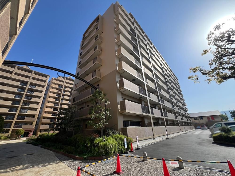 4LDK Apartment for Sale in Daito, Osaka near Suminodo Station - Thumbnail 2