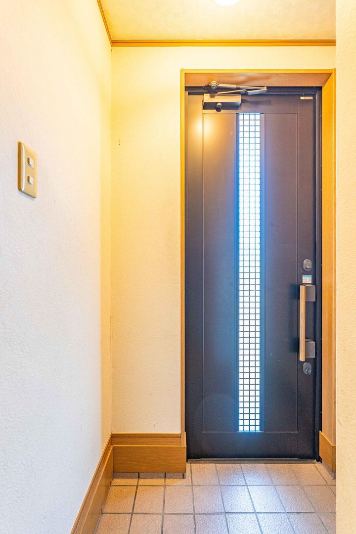 Resale 3LDK+S House in Nishi Ward, Yokohama - 62.53 sqm Land - Thumbnail 2