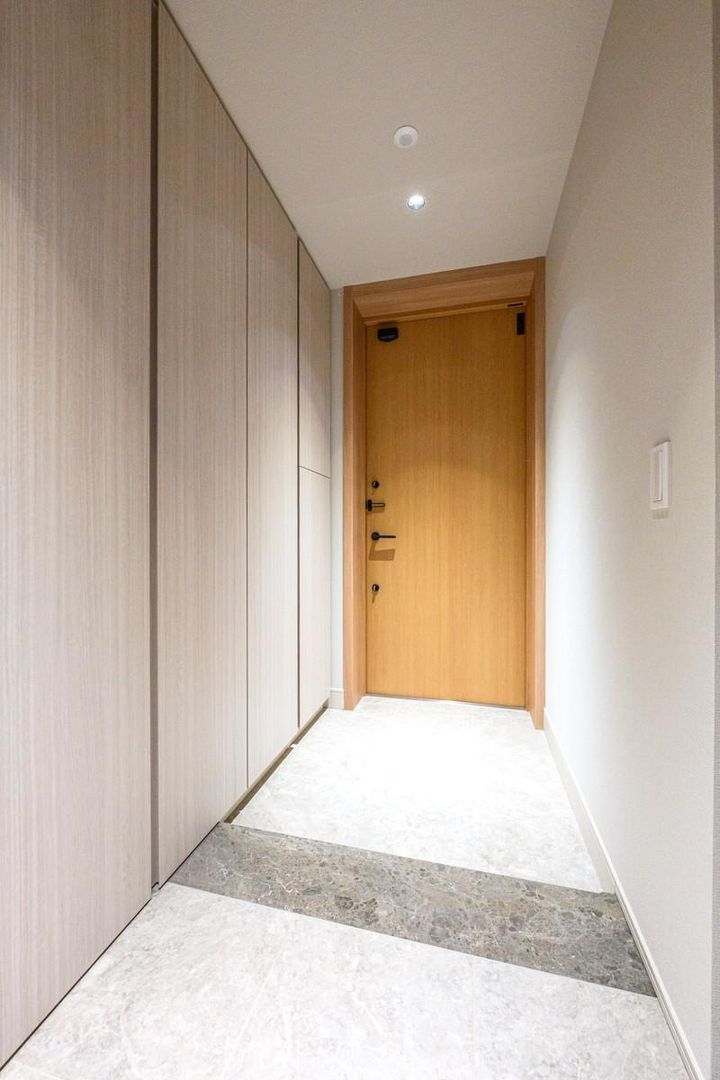 3LDK Apartment for Sale in Yamate, Yokohama - 89.61m² - Thumbnail 2