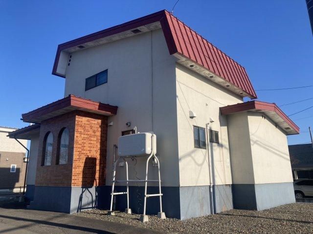 4LDK Detached House on Corner Lot in Obihiro, Hokkaido - 9,600,000 Yen - Thumbnail 2