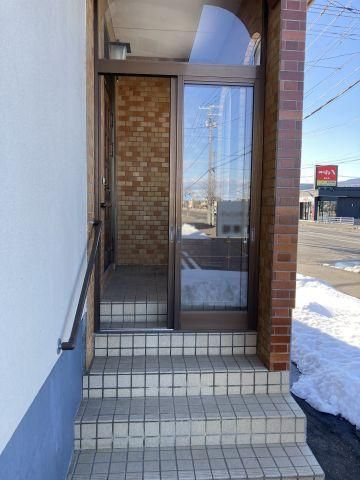 4LDK Detached House on Corner Lot in Obihiro, Hokkaido - 9,600,000 Yen - Thumbnail 3