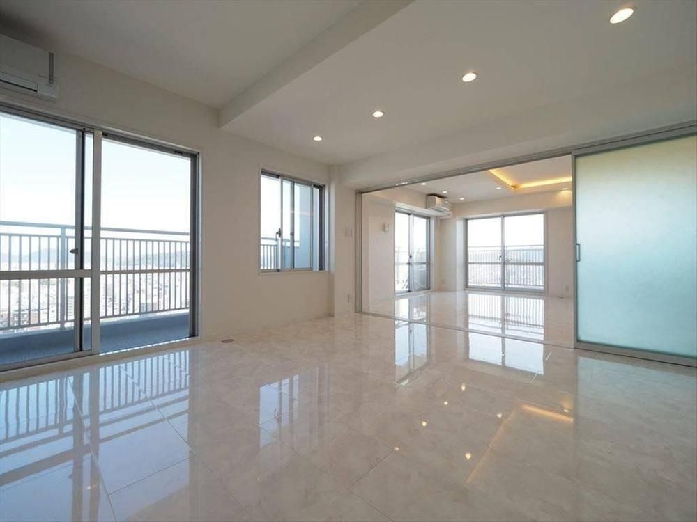 Fully Renovated 1LDK Apartment in Kochi City with Panoramic Views - Thumbnail 3