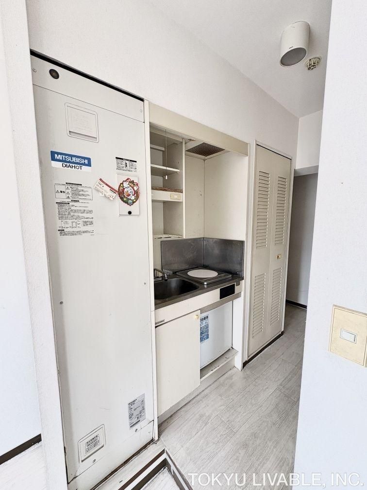 1K Apartment for Sale in Isogo, Yokohama Near Byobugaura Station - Thumbnail 4
