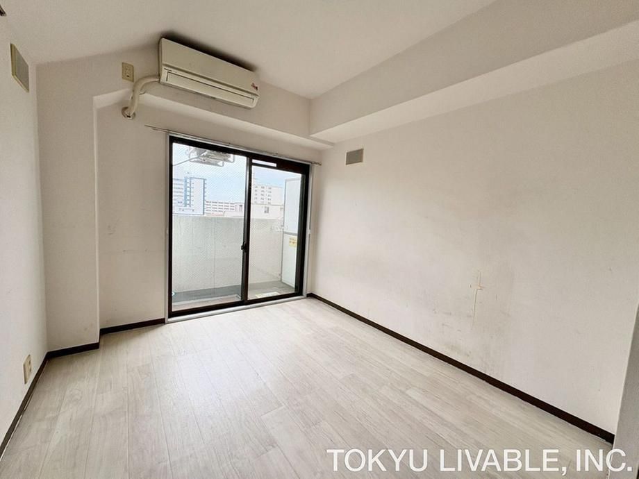 1K Apartment for Sale in Isogo, Yokohama Near Byobugaura Station - Thumbnail 2