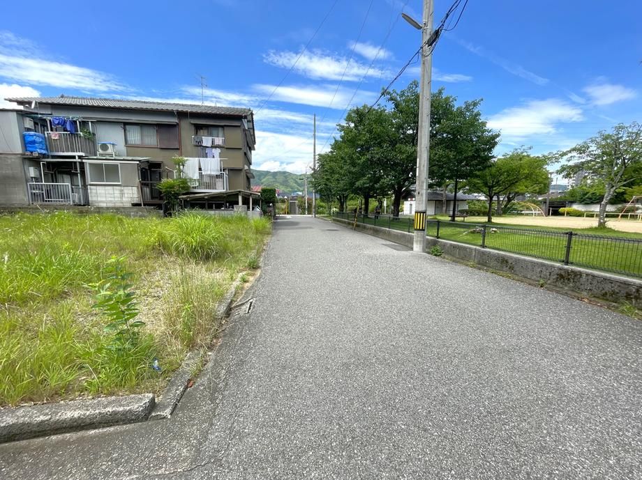 Land for Sale in Yoshida-cho, Kochi City - 191.94 sqm Corner Lot - Thumbnail 4