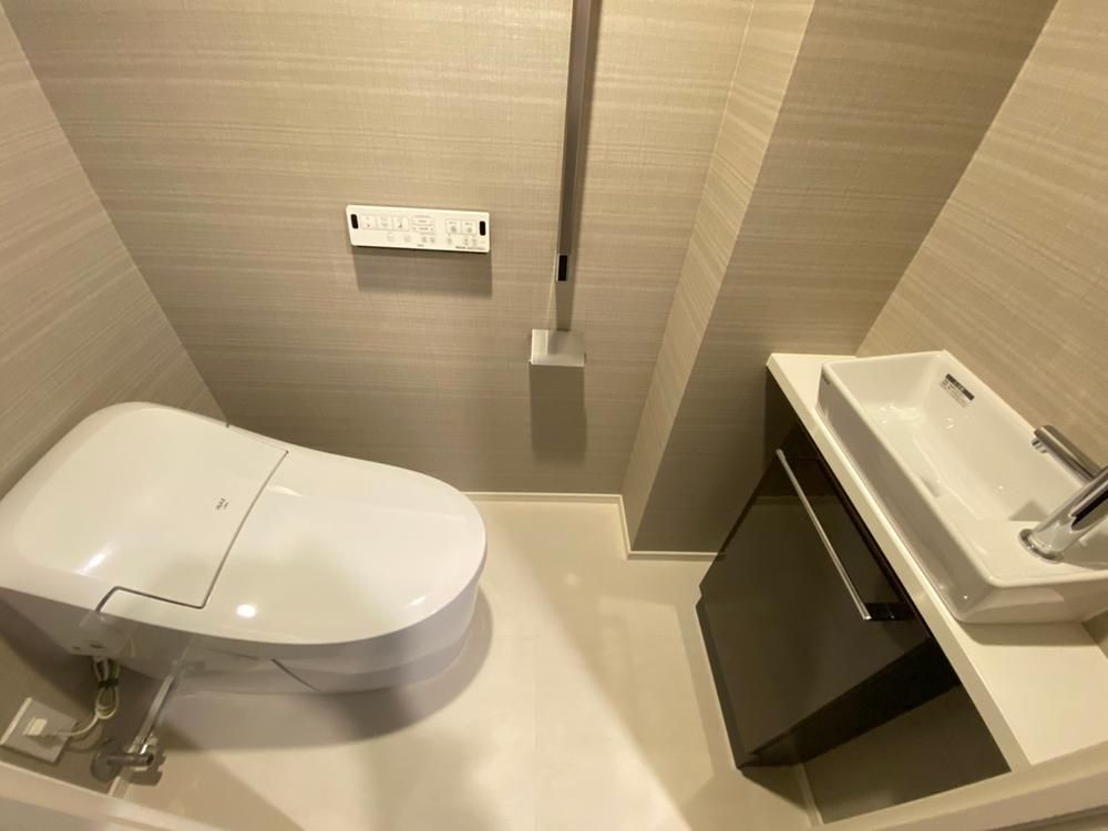 Umeda Garden Residence 2LDK Apartment for Sale in Osaka - Thumbnail 4