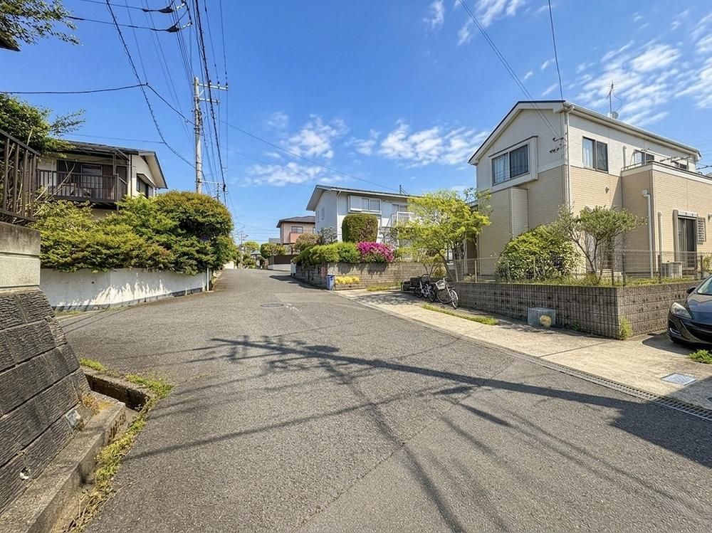 Renovated 4LDK House in Machida, Tokyo – 214 sqm Land - Thumbnail 2