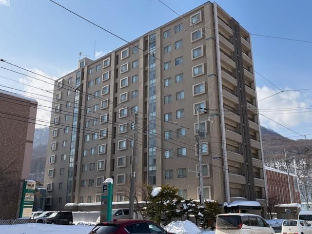 Excelcior Fushimi 4LDK Apartment in Central Sapporo - Thumbnail 2