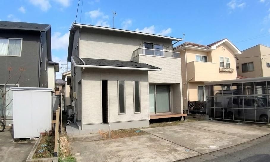 2015-Built 4LDK House with Solar Panels & Panoramic View in Niigata - Thumbnail 2