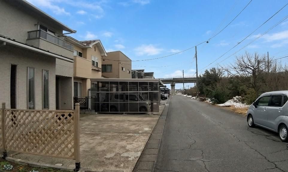 2015-Built 4LDK House with Solar Panels & Panoramic View in Niigata - Thumbnail 3