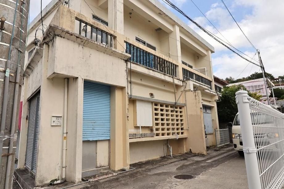 RC 2-Story Shop & House for Sale in Shikina, Naha, Okinawa - Thumbnail 3