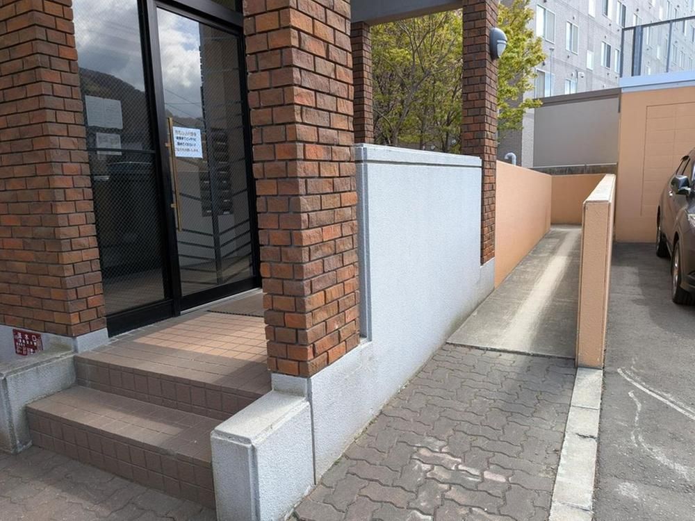 4LDK Apartment for Sale in Minami-ku, Sapporo - 89.17m2 - Thumbnail 3
