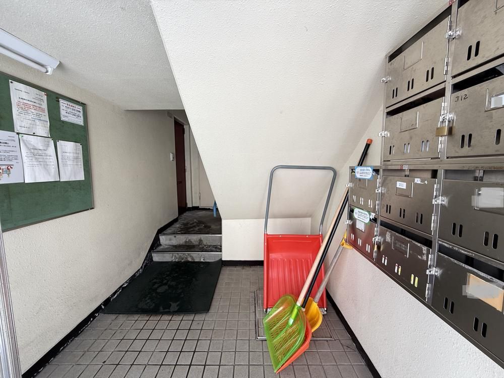 Renovated 2LDK Apartment in Kitahiroshima, Hokkaido - Thumbnail 2