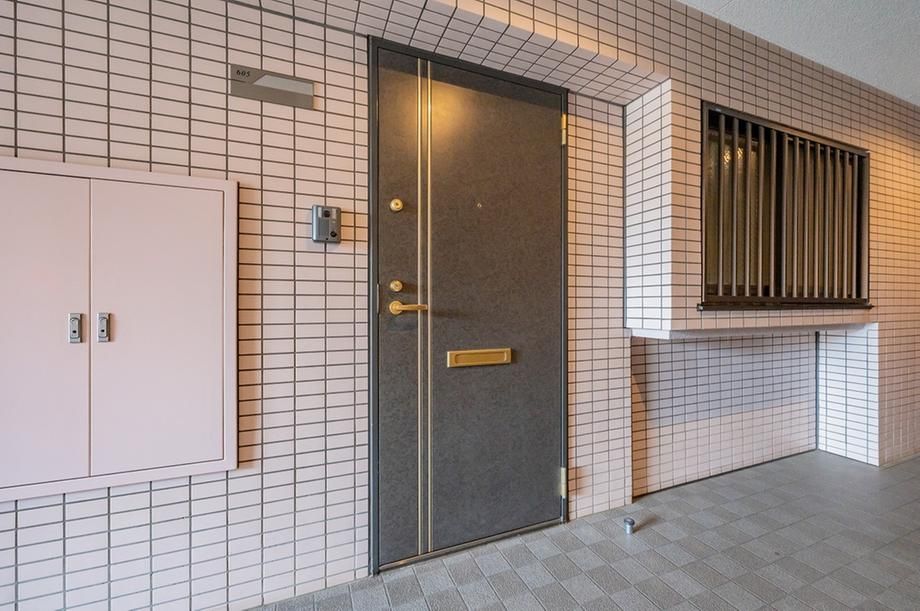 Renovated 2LDK+S Apartment in Nishi Ward, Yokohama - Thumbnail 2