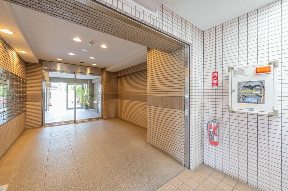 Renovated 2LDK+S Apartment in Nishi Ward, Yokohama - Thumbnail 4