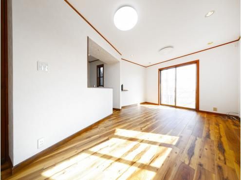 Newly Renovated 4LDK House in Yokohama Minami Ward with Roof Balcony - Thumbnail 2