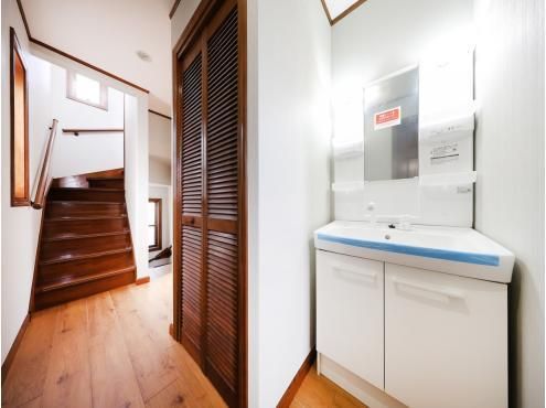 Newly Renovated 4LDK House in Yokohama Minami Ward with Roof Balcony - Thumbnail 4