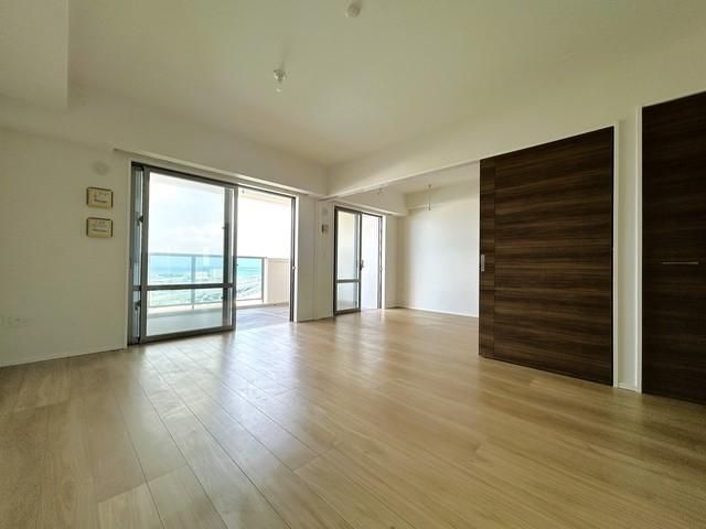 2LDK Ocean View Apartment for Sale in Tomigusuku, Okinawa - Thumbnail 4