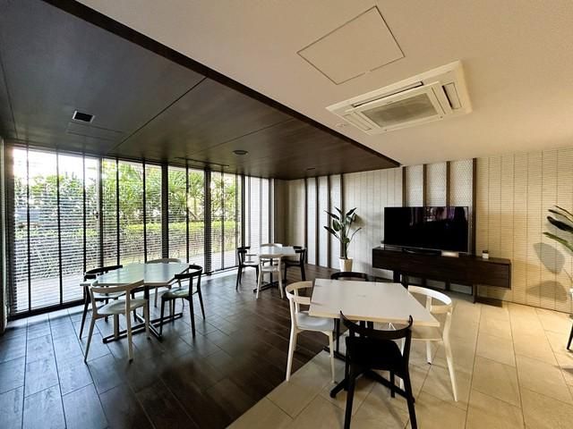 2LDK Ocean View Apartment for Sale in Tomigusuku, Okinawa - Thumbnail 3