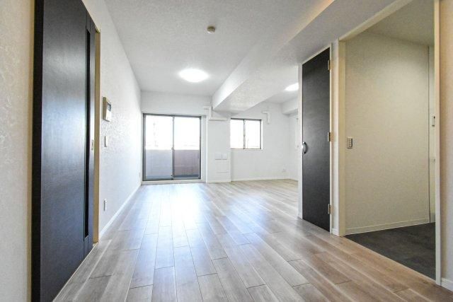 Renovated 2LDK Pet-Friendly Apartment in Kawasaki-ku - Thumbnail 3