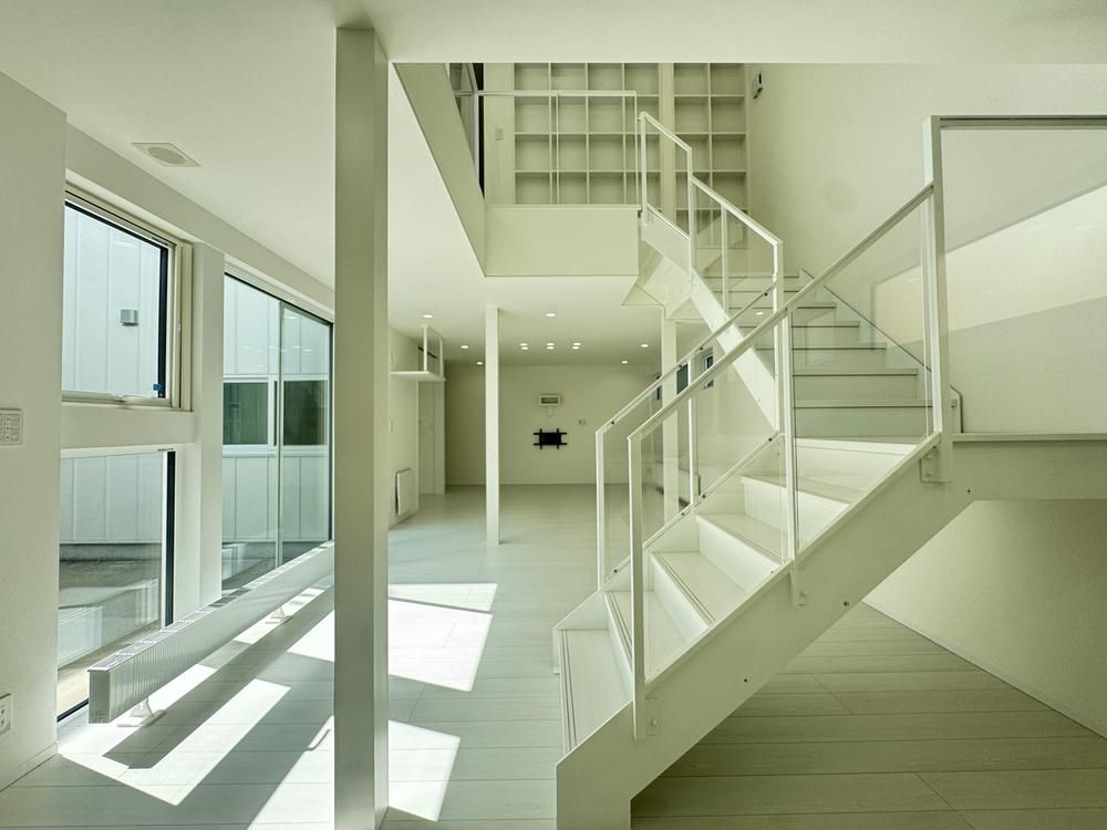Modern 3LDK Detached House in Sapporo Nishi Ward with Renovations - Thumbnail 3