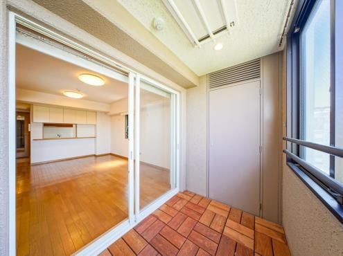 3LDK Apartment for Sale in Shin-Yokohama, Kanagawa - 76.25m2 - Thumbnail 2