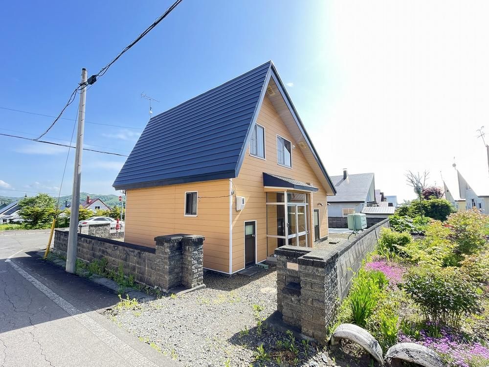 4LDK Detached House for Sale in Mikasa, Hokkaido - 1.8M Yen - Thumbnail 2