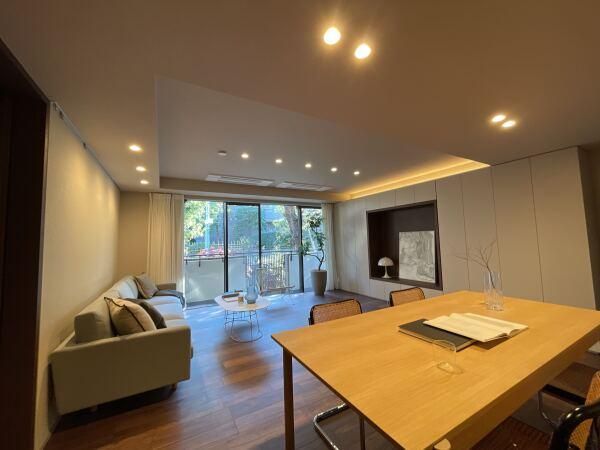 3LDK Apartment 121.56m² in Yoyogi, Shibuya, Tokyo - Thumbnail 3
