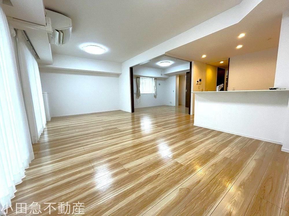 2LDK Apartment for Sale in Atsugi with Natural Hot Spring - Thumbnail 3