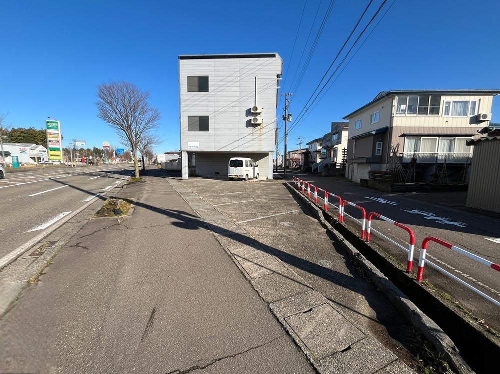 3-Storey Steel Building for Sale in Joetsu, Niigata - Thumbnail 2