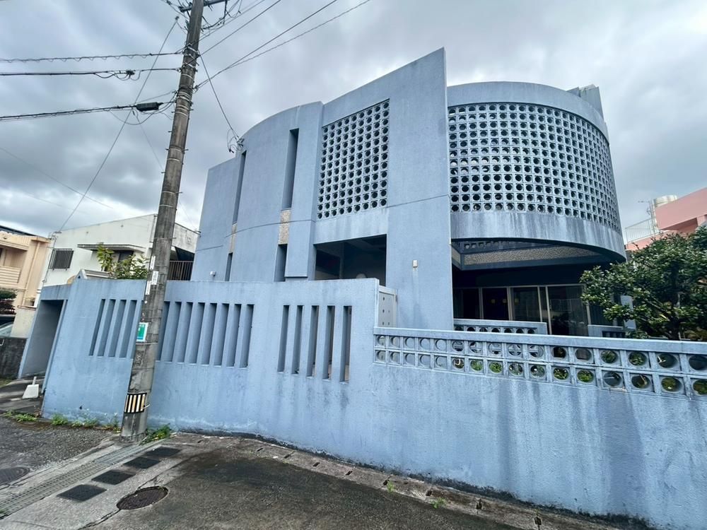 Spacious 2LDK RC House for Sale in Naha, Okinawa - Thumbnail 2