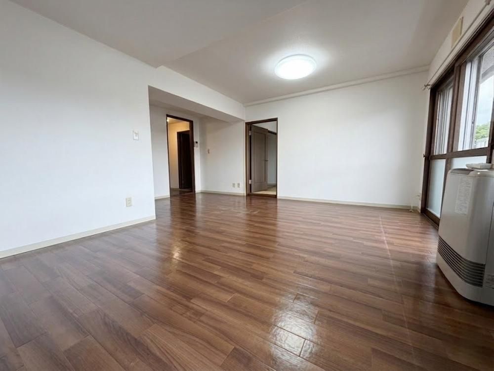2LDK Apartment for Sale Near Jieitai-mae Station, Sapporo - Thumbnail 4