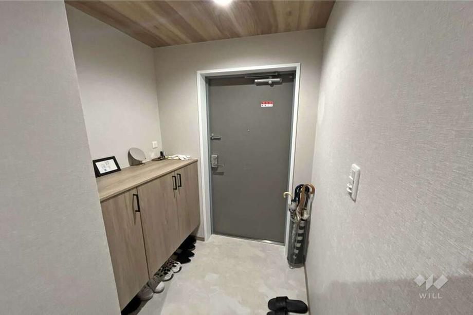 Renovated 3LDK Apartment for Sale in Toyonaka, Osaka - Thumbnail 3