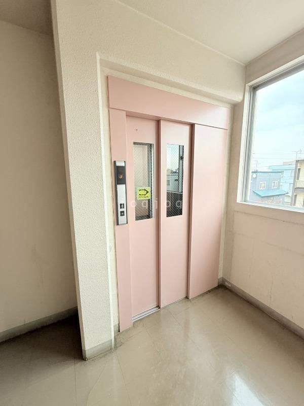 Renovated 3LDK Apartment for Sale Near Hachiken Station, Sapporo - Thumbnail 2