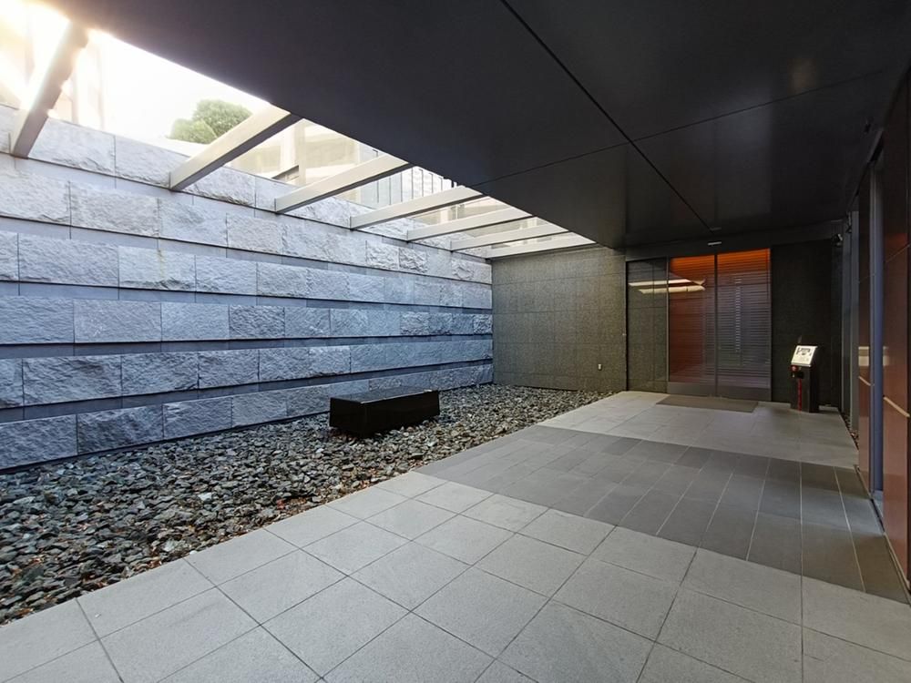 1LDK Apartment in Minato-ku, Tokyo - Tokyo Twin Parks Left Wing - Thumbnail 2