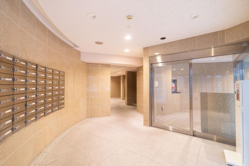Studio Apartment for Sale in Shinagawa, Tokyo - Thumbnail 2
