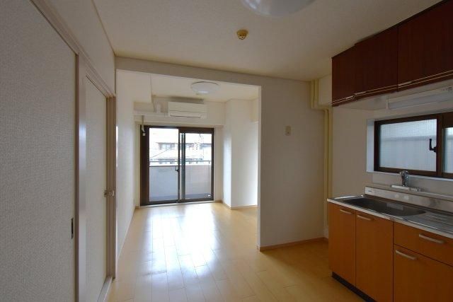 2LDK Apartment for Sale in Sendai, Miyagi - 50m2 - Thumbnail 3