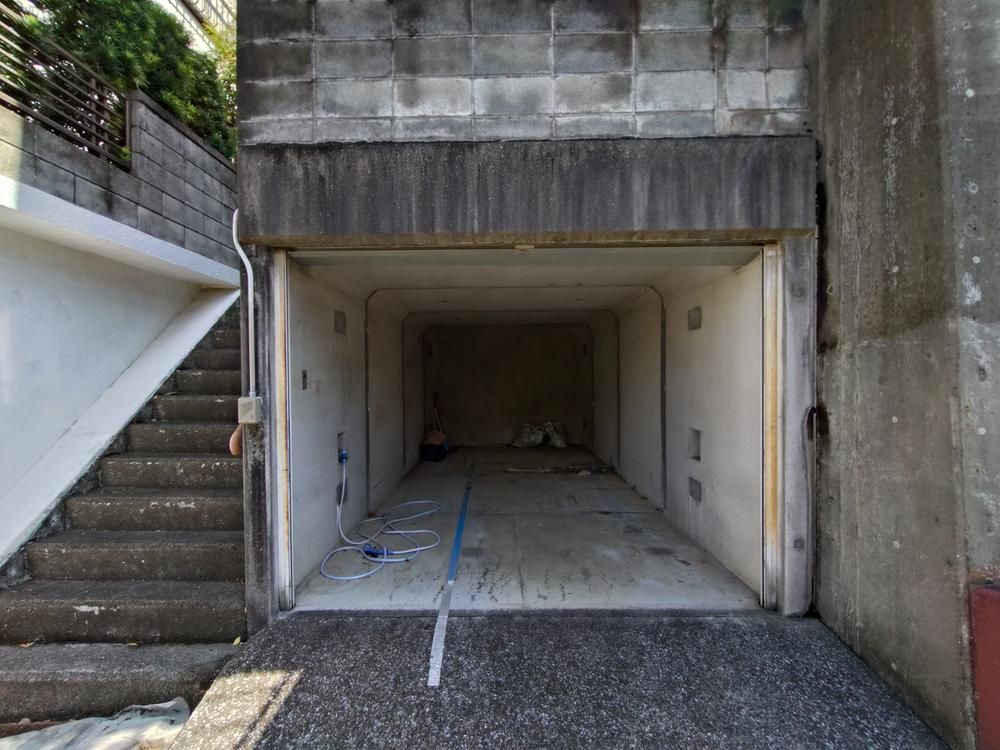 Land for Sale in Kamoi, Yokohama – 181.83m² Freehold Plot - Thumbnail 2