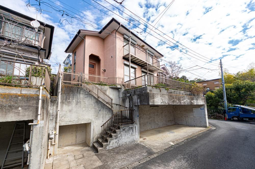 Renovated 5LDK House with Garden & Garage Near Tsurukawa Station - Thumbnail 2