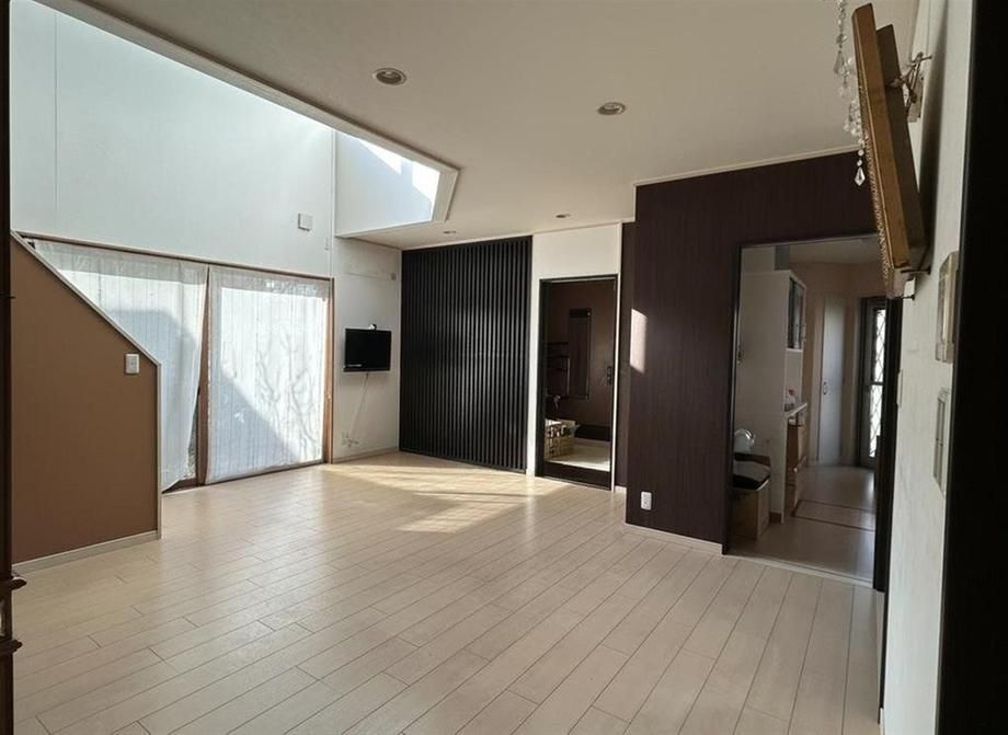 5LDK+S House with Lofts & Theater Room in Kitakyushu - Image 1