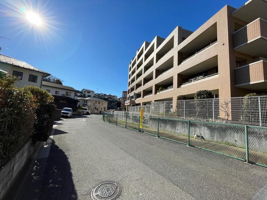 Suncreidle Yakuen-dai Second Building 3LDK Apartment in Funabashi, Chiba - Thumbnail 2