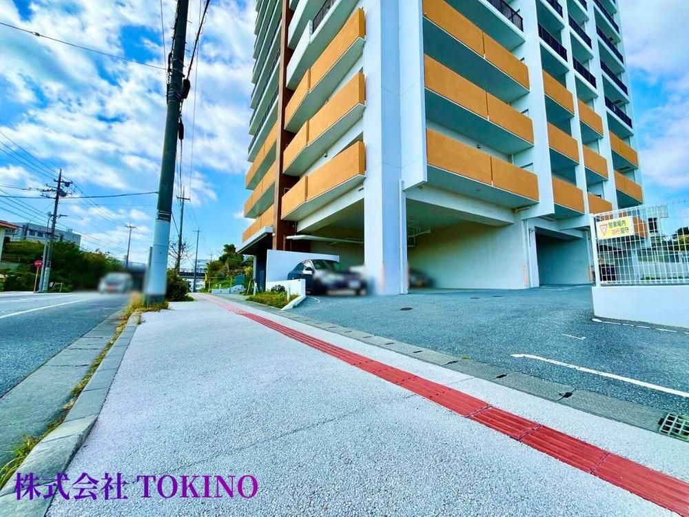 2LDK Apartment for Sale in Okinawa City with Ocean View - Thumbnail 2