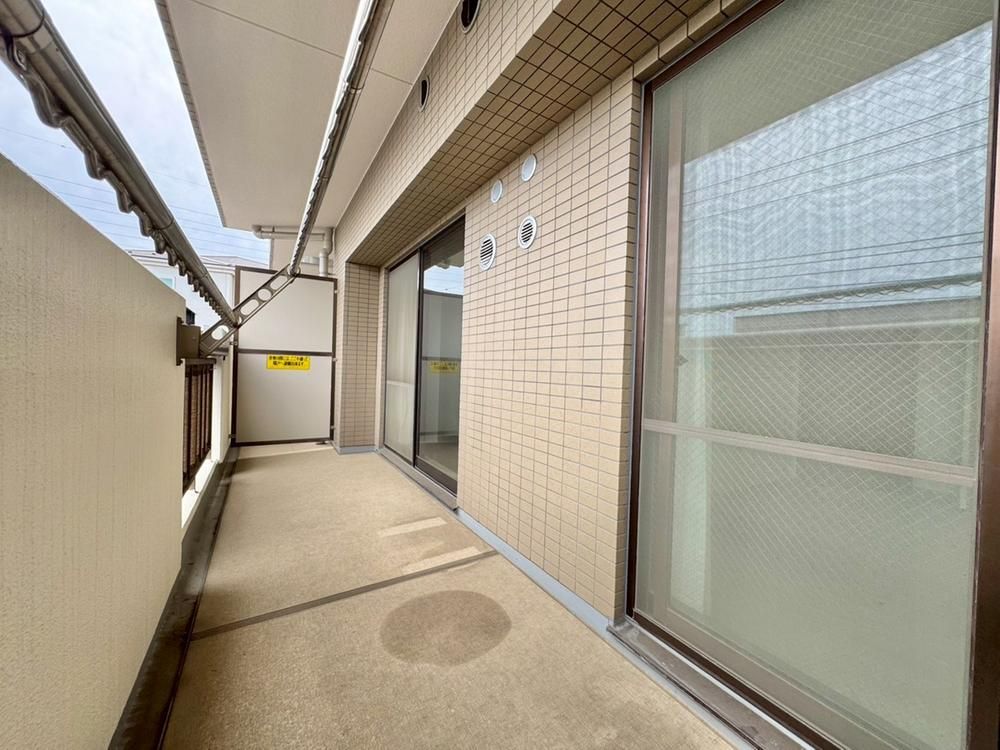 2LDK Apartment for Sale in Urawa Ward, Saitama City - Thumbnail 3