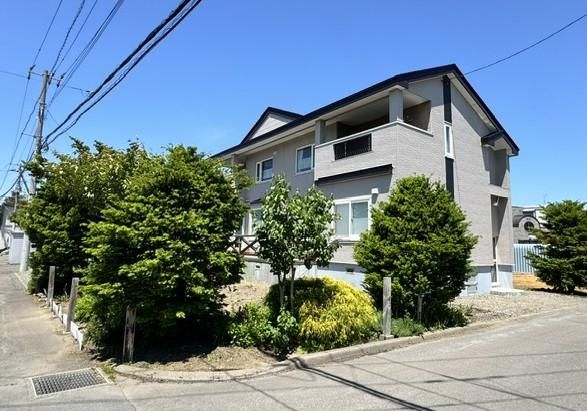 6LDK Family House on Corner Lot in Tobetsu, Hokkaido - Thumbnail 3