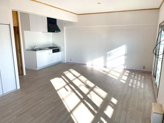 Renovated 2LDK Apartment in Toride City, Ibaraki - Thumbnail 4