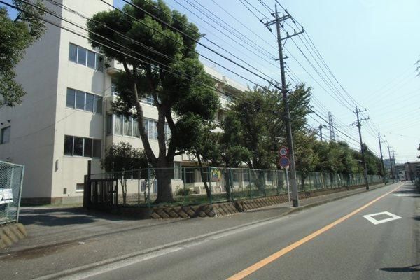 2LDK Apartment for Sale in Ebina, Kanagawa - 42.57m2 - Thumbnail 2